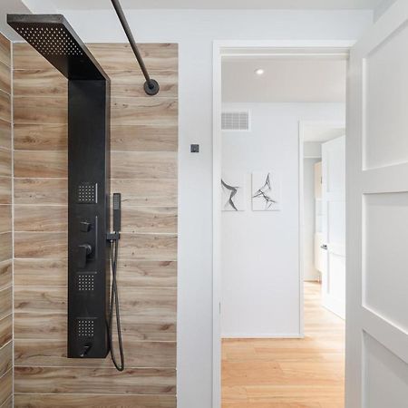 New Modern 1400 Sq Ft Coach House Near Everything Торонто Экстерьер фото