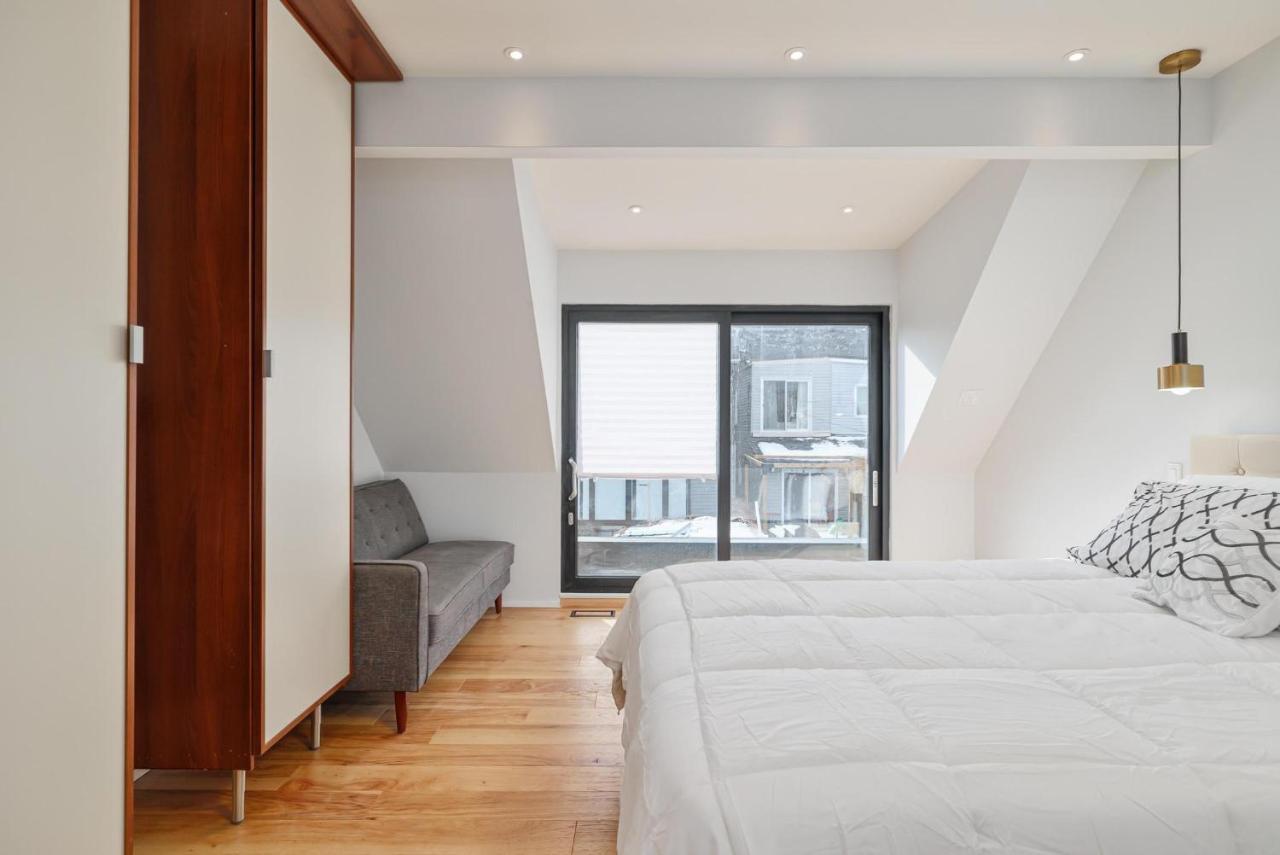 New Modern 1400 Sq Ft Coach House Near Everything Торонто Экстерьер фото