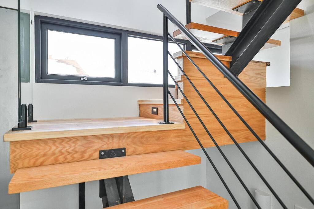 New Modern 1400 Sq Ft Coach House Near Everything Торонто Экстерьер фото