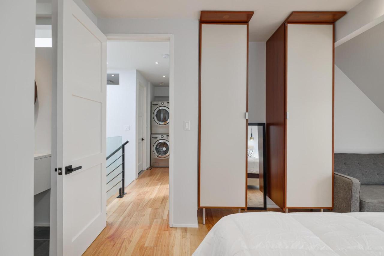 New Modern 1400 Sq Ft Coach House Near Everything Торонто Экстерьер фото