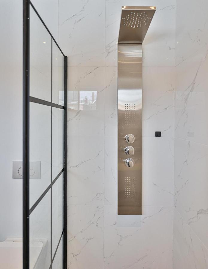 New Modern 1400 Sq Ft Coach House Near Everything Торонто Экстерьер фото