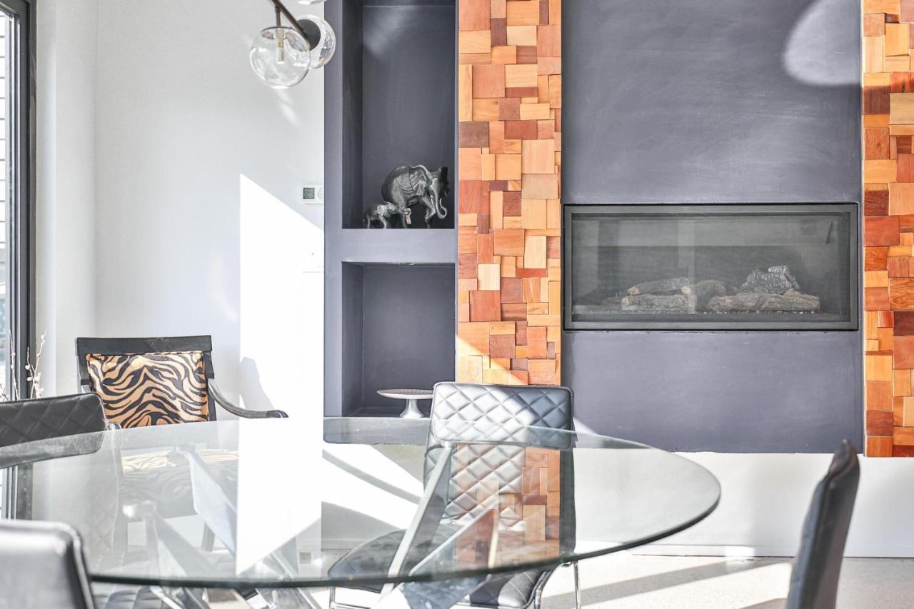 New Modern 1400 Sq Ft Coach House Near Everything Торонто Экстерьер фото
