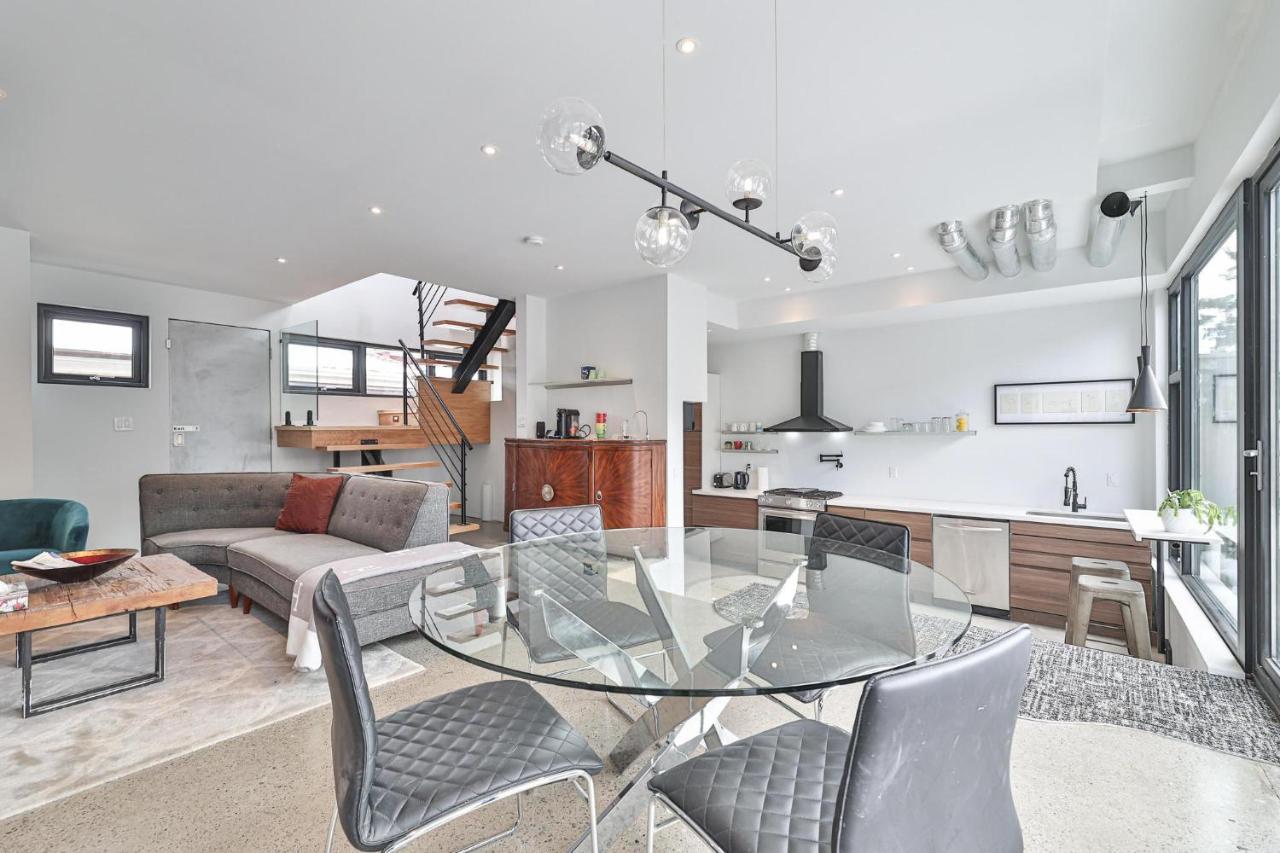 New Modern 1400 Sq Ft Coach House Near Everything Торонто Экстерьер фото